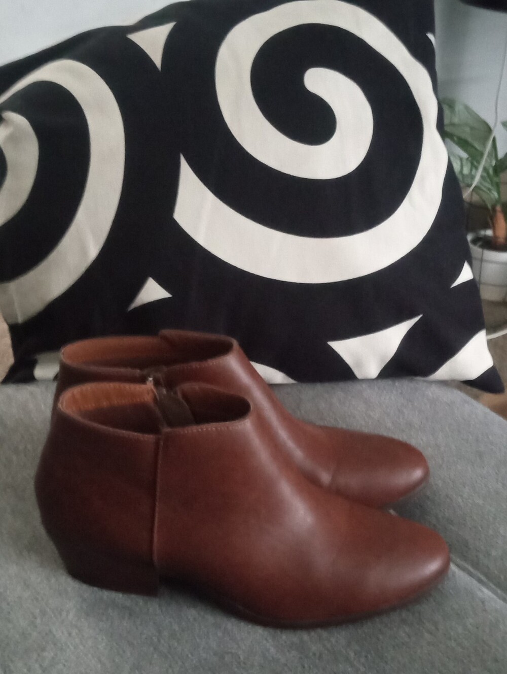 Women's Brown Leather Ankle Boots - Classic Zip Side